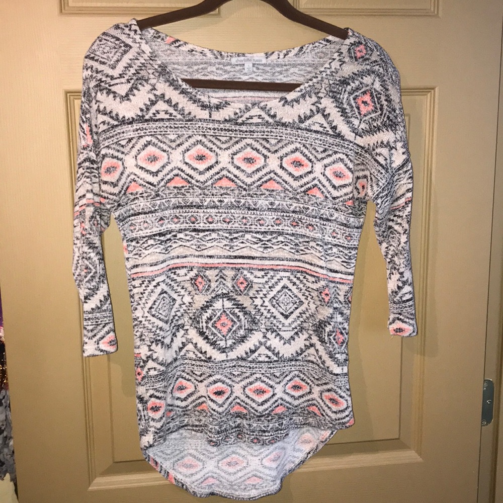 3/4 sleeve tribal top!